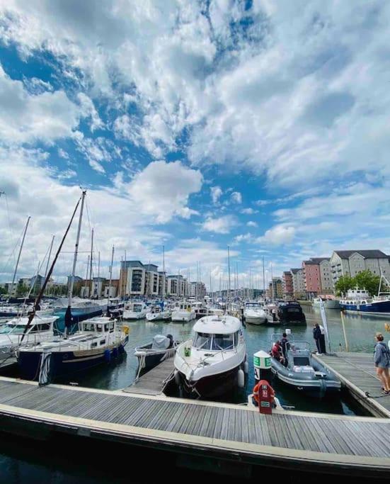 Cosy Apartment At The Marina Portishead Extérieur photo